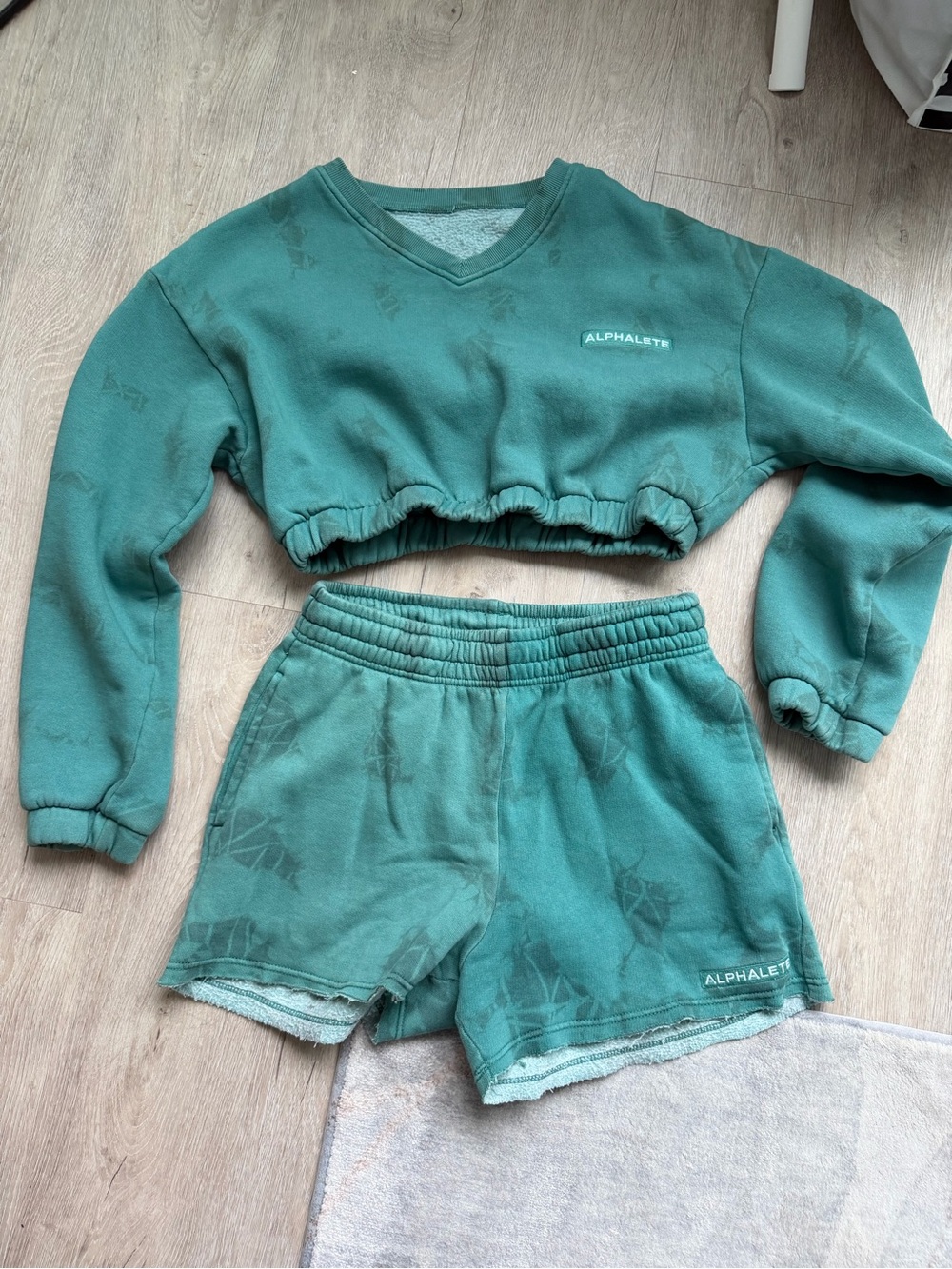 Alphalete Women’s Green Tie Dye Sweat Set